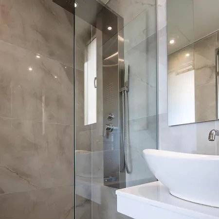 Oinolithos Luxury *