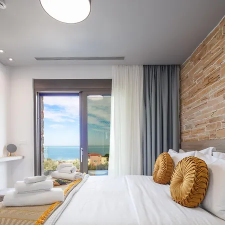 Oinolithos Luxury Villa Kalamaki