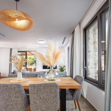 Oinolithos Luxury Villa